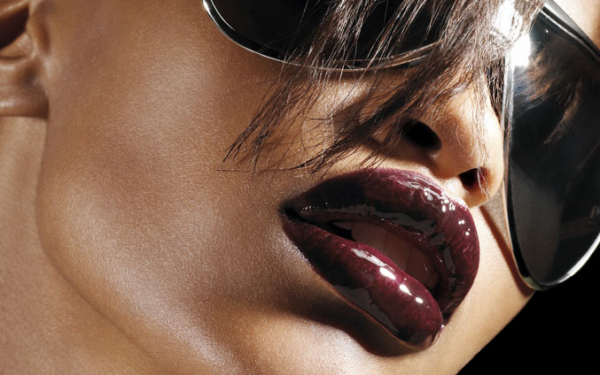 Коричневые губы