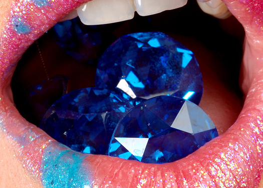 Драгоценности во рту