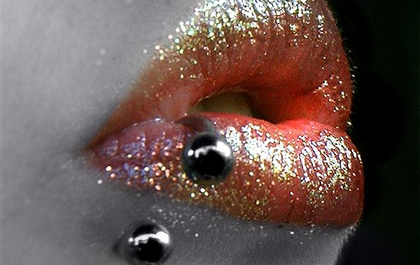 Пирсинг губы