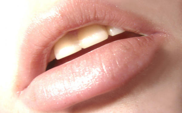 Нежные губы