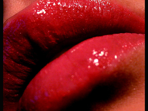 Губы с блеском