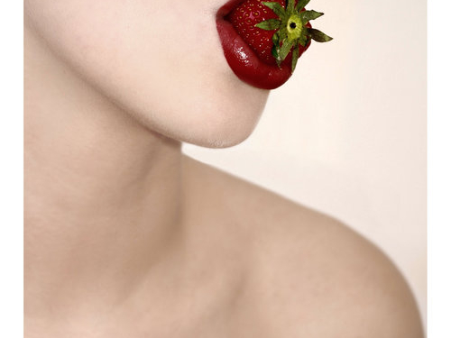 Клубничка во рту