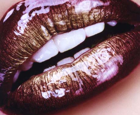 Темный блеск для губ