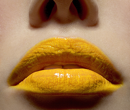 Желтые губы