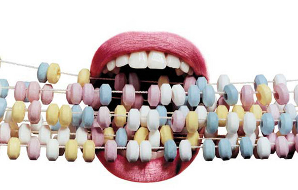 Драже во рту