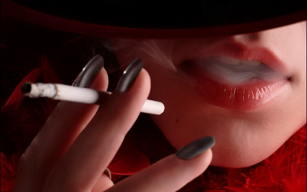Губы с сигаретой