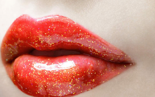 Красные губы