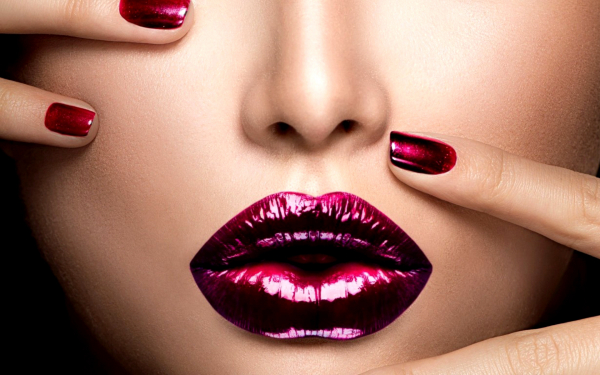 Фиолетовые губы