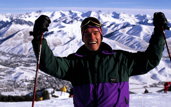 Арнольд  Шварценеггер в горах