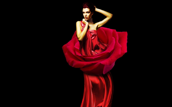 Девушка в красивом платье