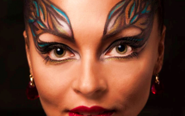 Девушка кошка