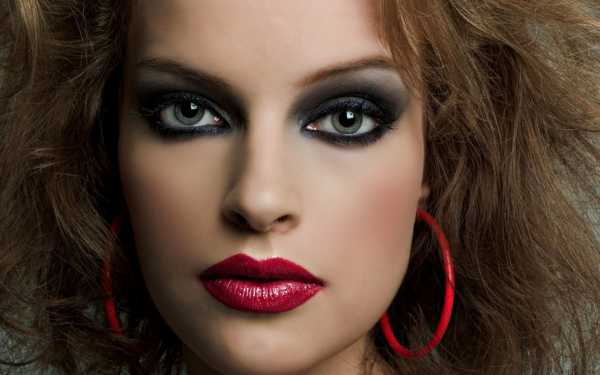 Лицо девушки