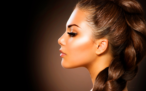 Девушка с косой