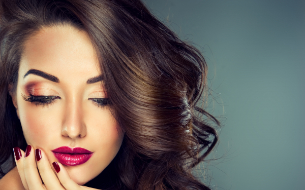 Красивая девушка