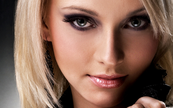 Сероглазая блондинка