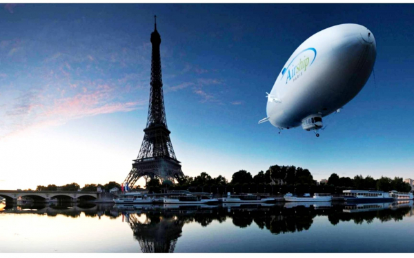 Дирижабль над Парижем