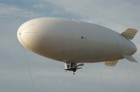 Большой дирижабль