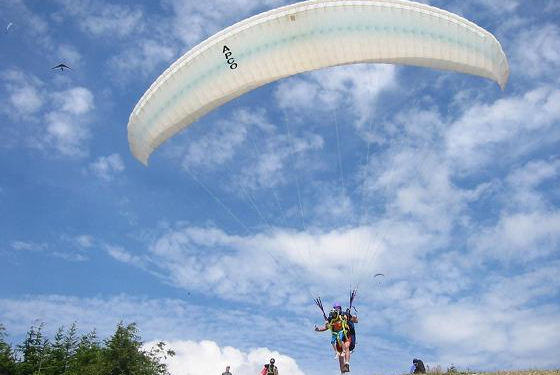 Разбег парапланериста