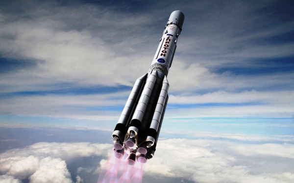 Ракетоноситель Протон в полете