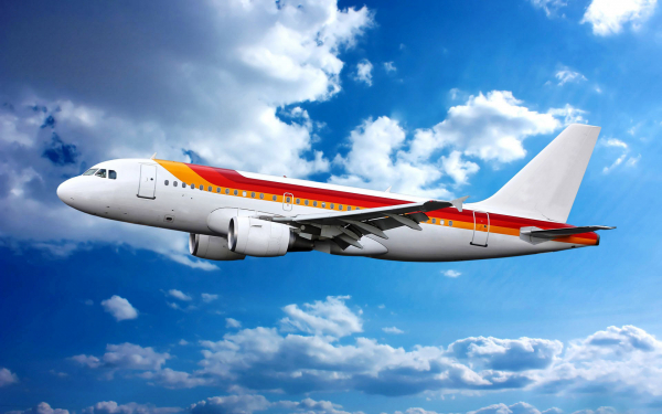 Самолет в облаках