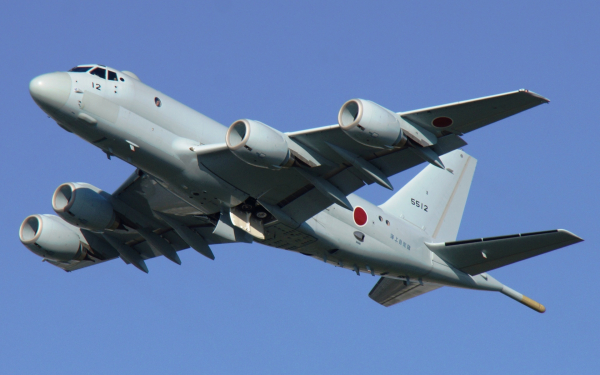 Патрульный самолет Kawasaki P-1