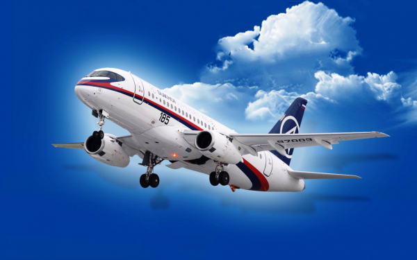 Суперджет 100 в полете