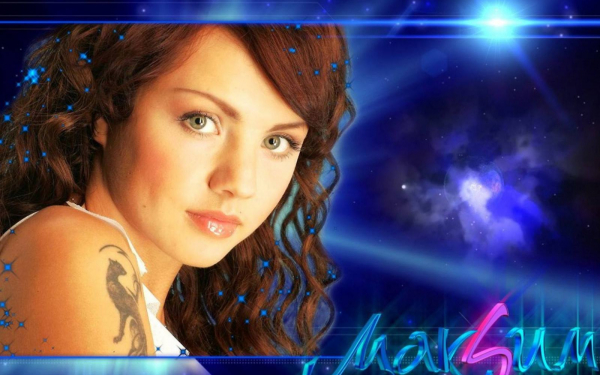 Певица Максим