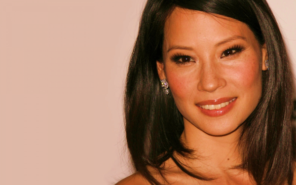 Люси Лью - американская актриса, продюсер и режиссер