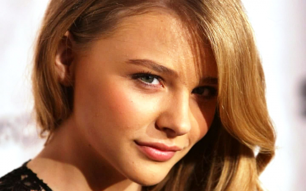 Хлоя Морец — американская актриса и модель.