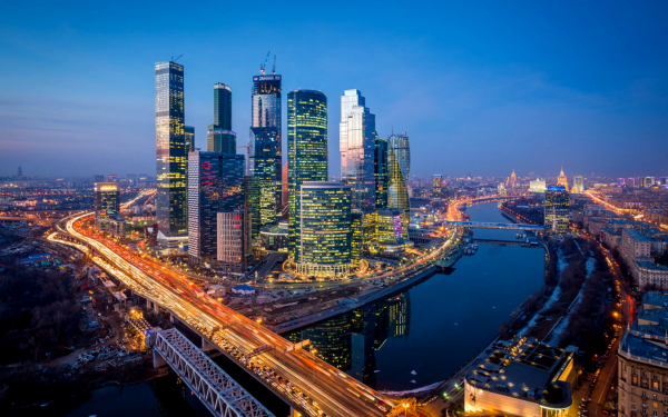 Москва зажигает огни