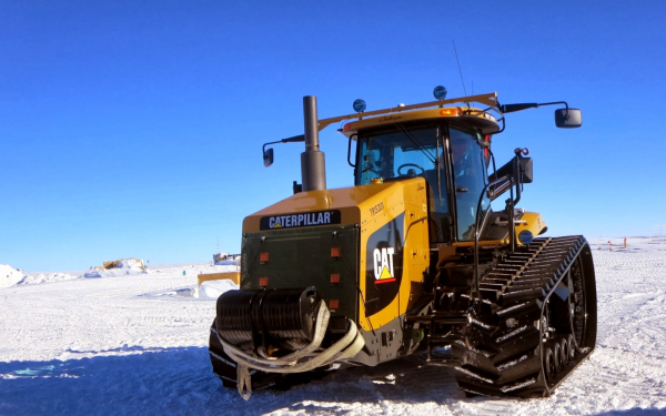 Трактор Caterpillar