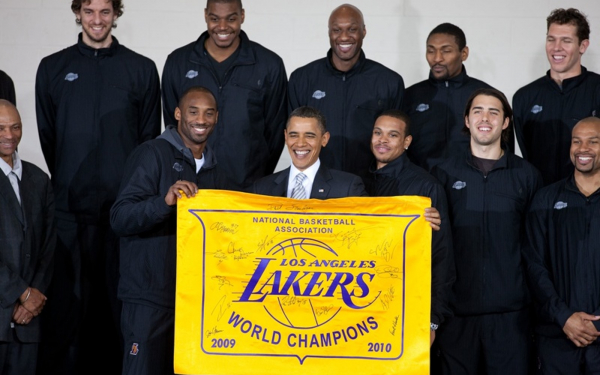 Лос Анджелес Лейкерс фото с президентом США