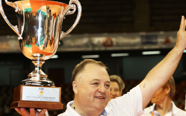 Главный тренер «Белогорья» Геннадий Шипулин