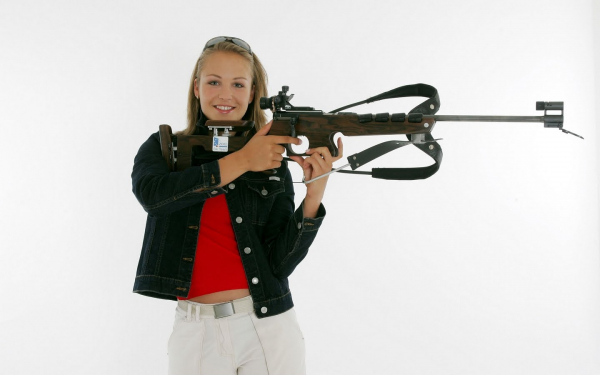 Немецкая биатлонистка Магдалена Нойнер