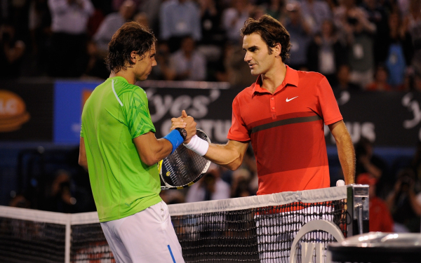 Рафаэль Надаль и Роджер Федерер на корте