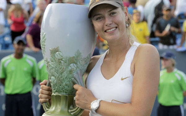 Мария Шарапова с кубком
