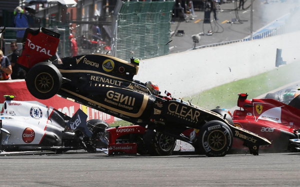 Авария на трассе  Формулы 1