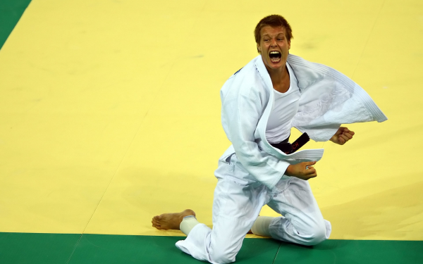 Каратист на ковре