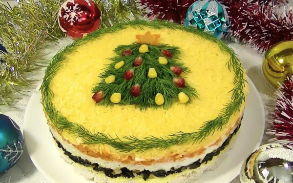 Салат слоеный новогодний