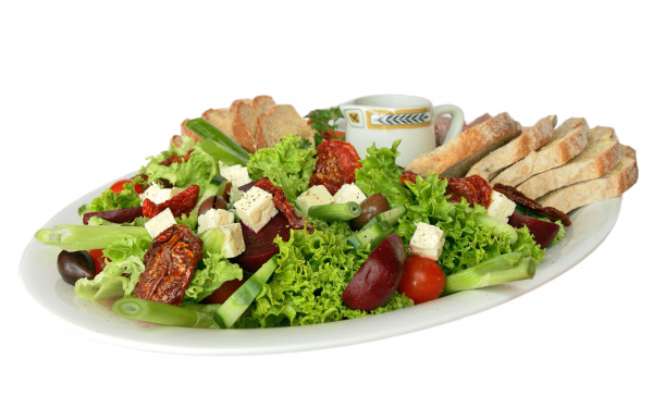 Салат  с  брынзой