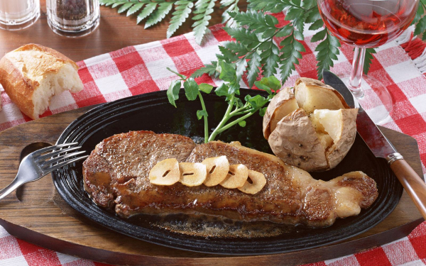 Жареный кусочек мяса