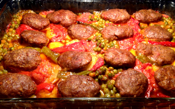 Котлеты запеченые с овощами