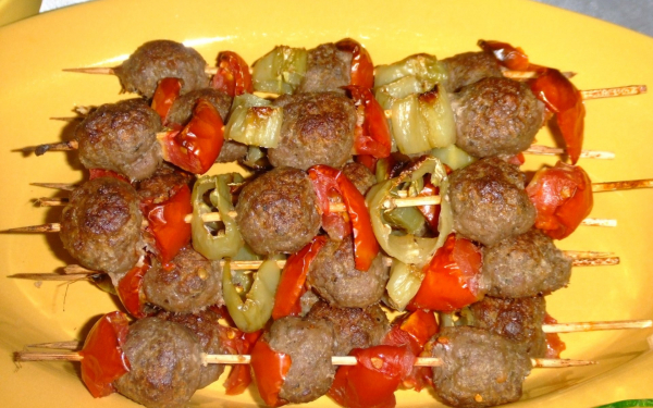 Шашлыки из фрикаделек