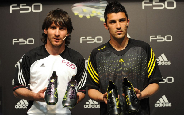 Адидас  и  футбописты