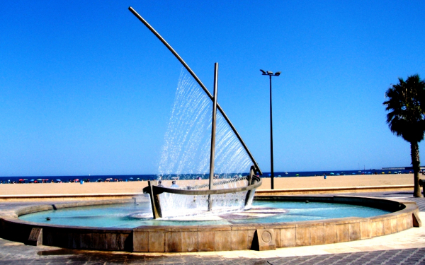 Фонтан Лодка в Валенсии