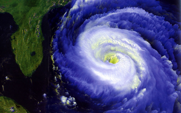 Снимок торнадо из космоса