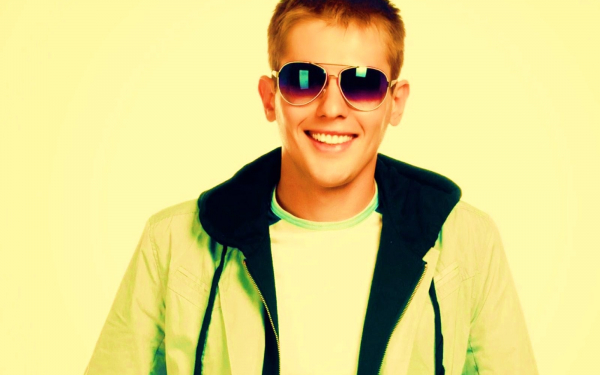 Молодой мужчина