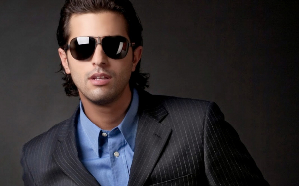 Мужчина в костюме