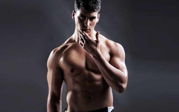 Серьезный мужчина