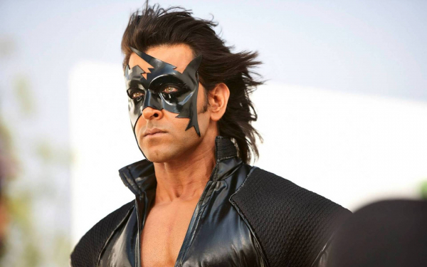 Мужчина в маске